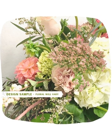 Seasonal Mix // Soft & Subtle Flower Arrangement